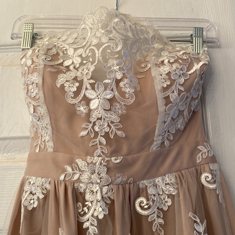 Stunning strapless dress 💕